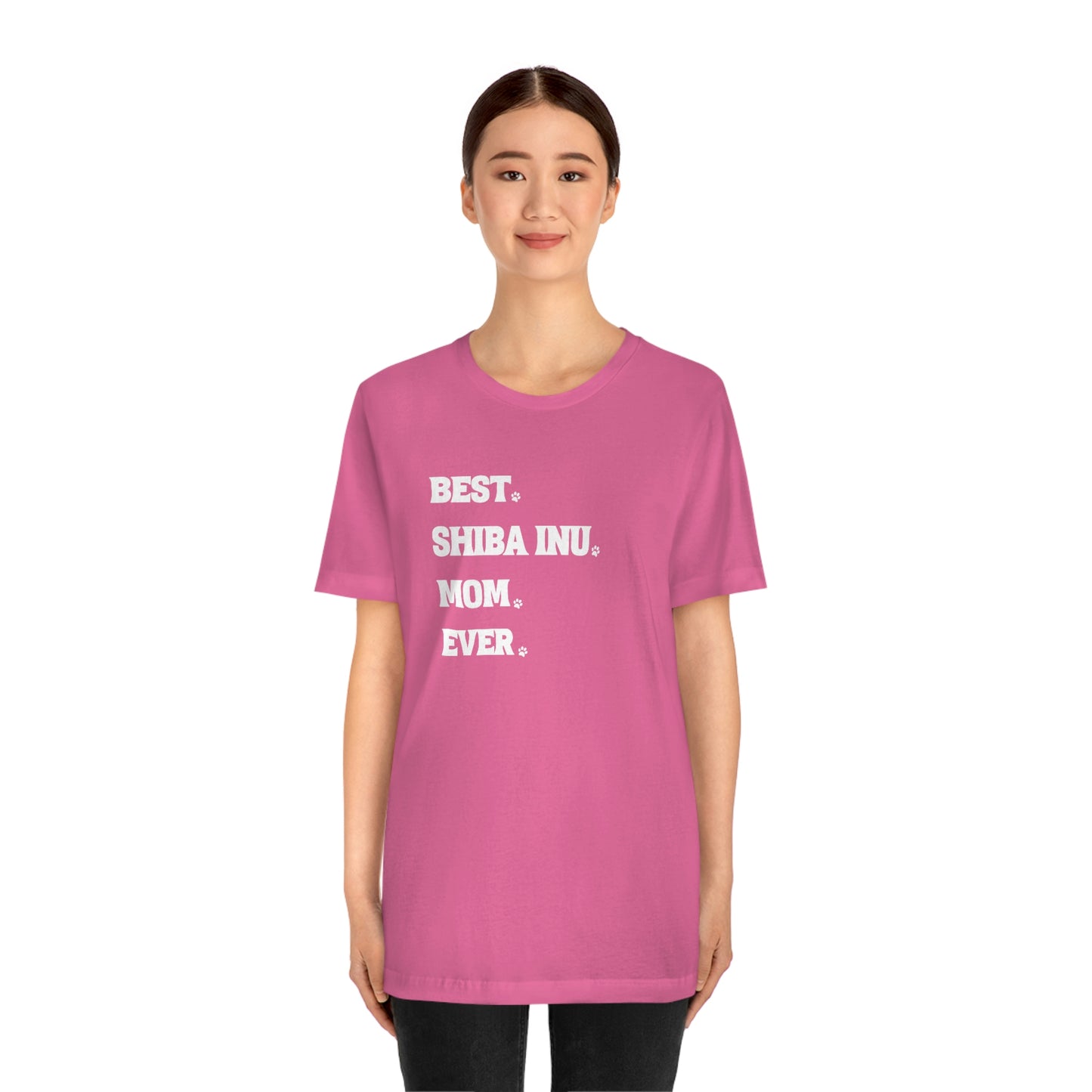 Best Shiba Inu Mom Ever T-Shirt with Minimalistic Font Design - A Comfortable Favorite