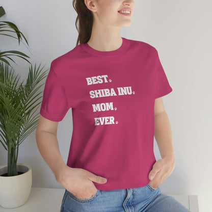 Best Shiba Inu Mom Ever T-Shirt with Minimalistic Font Design - A Comfortable Favorite