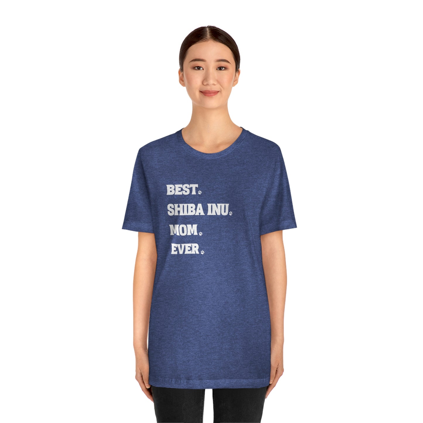 Best Shiba Inu Mom Ever T-Shirt with Minimalistic Font Design - A Comfortable Favorite