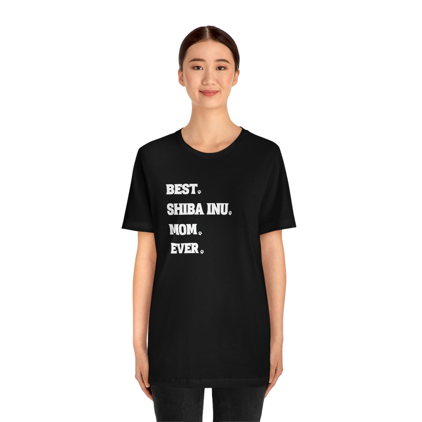 Best Shiba Inu Mom Ever T-Shirt with Minimalistic Font Design - A Comfortable Favorite